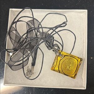 Source Unknown Black and Gold Necklace